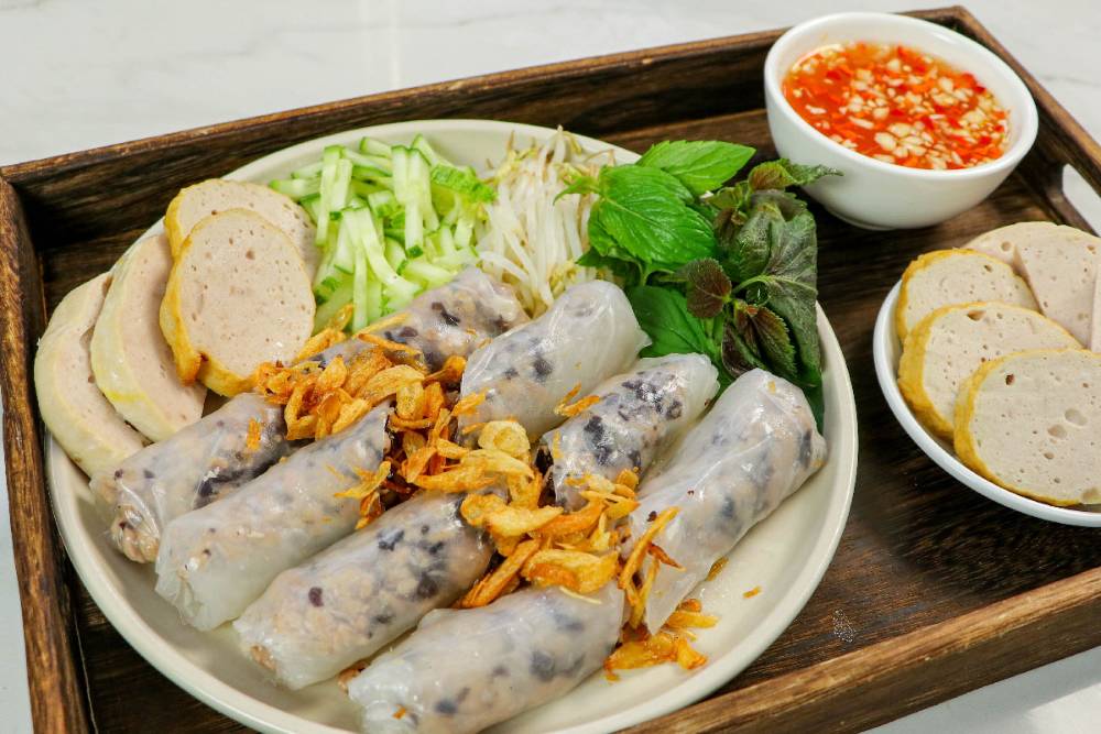 Banh cuon Hanoi vietna