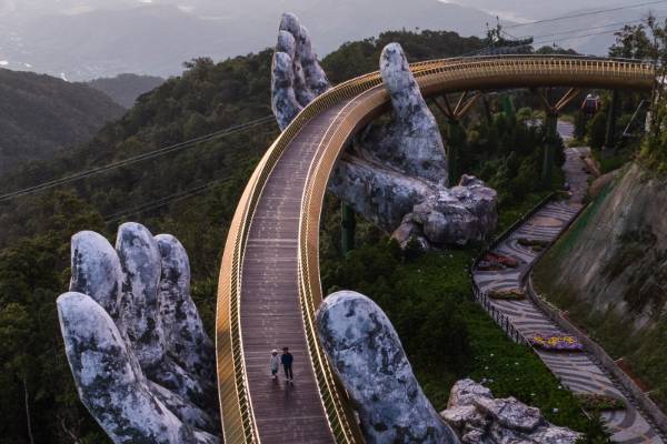A Ponte Dourada do Vietnã - Destaques de Ba Na Hills e Da Nang