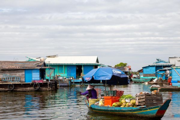 Dia 12: Phnom Penh - voo para Siem Reap - Tonle Sap 