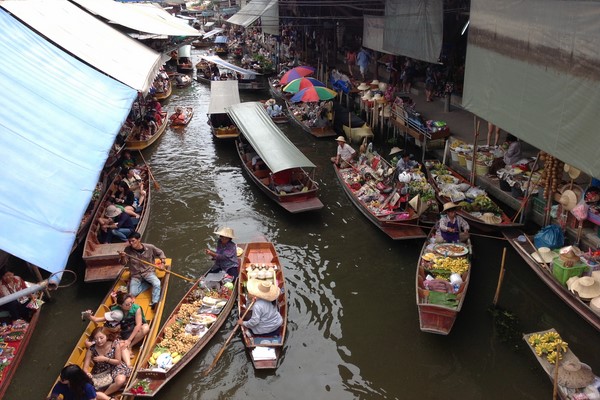 Dia 04:  Bangkok - Damnern Saduak - Maeklong - Bangkok