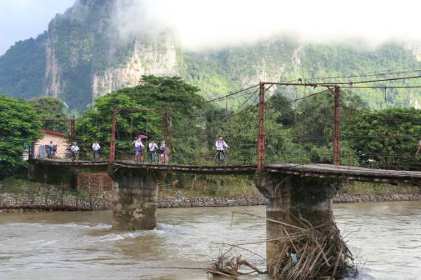 Dia 04: Luang Prabang - Vang Vieng