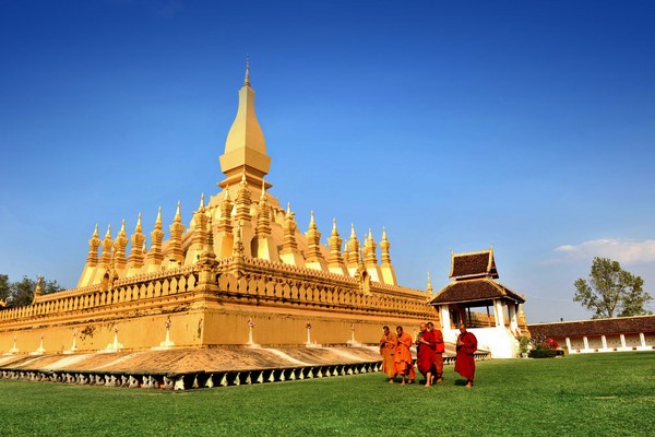 Dia 06: Visita de Vientiane - Parque de Buda