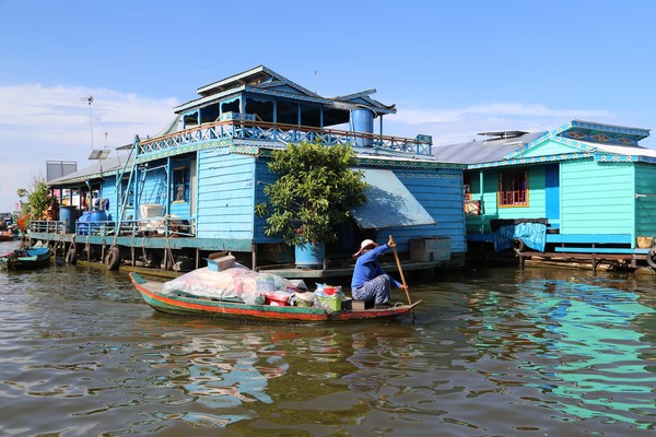 Dia 09: Siem Reap - Tonle Sap - Luang Prabang