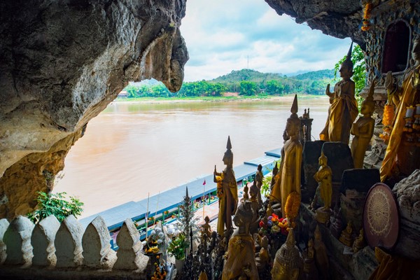 Dia 02: Pakbeng - Cavernas de Pak Ou - Luang Prabang