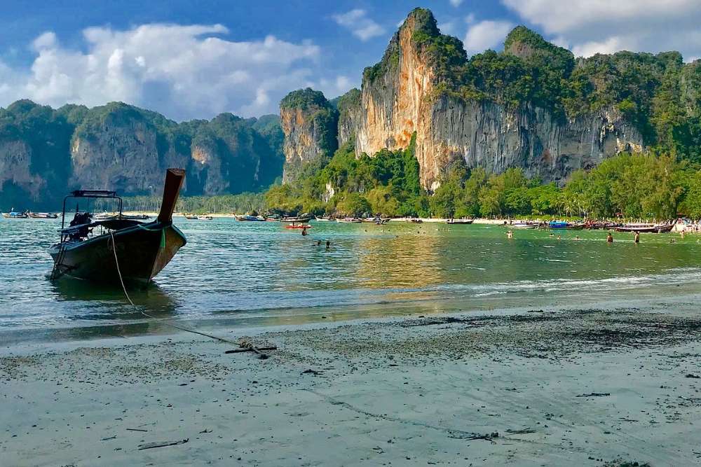 /praia railay visao geral